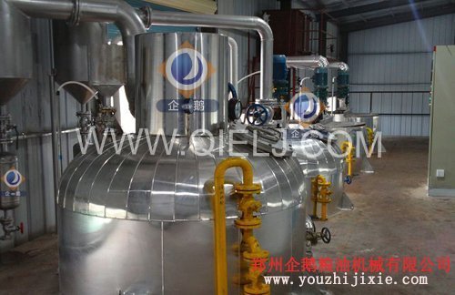 胡麻油好嗎? 生產(chǎn)胡麻油的榨油設(shè)備 胡麻油生產(chǎn)成套油脂設(shè)備(圖1) 胡麻油好嗎? 生產(chǎn)胡麻油的榨油設(shè)備 胡麻油生產(chǎn)成套油脂設(shè)備(圖1)